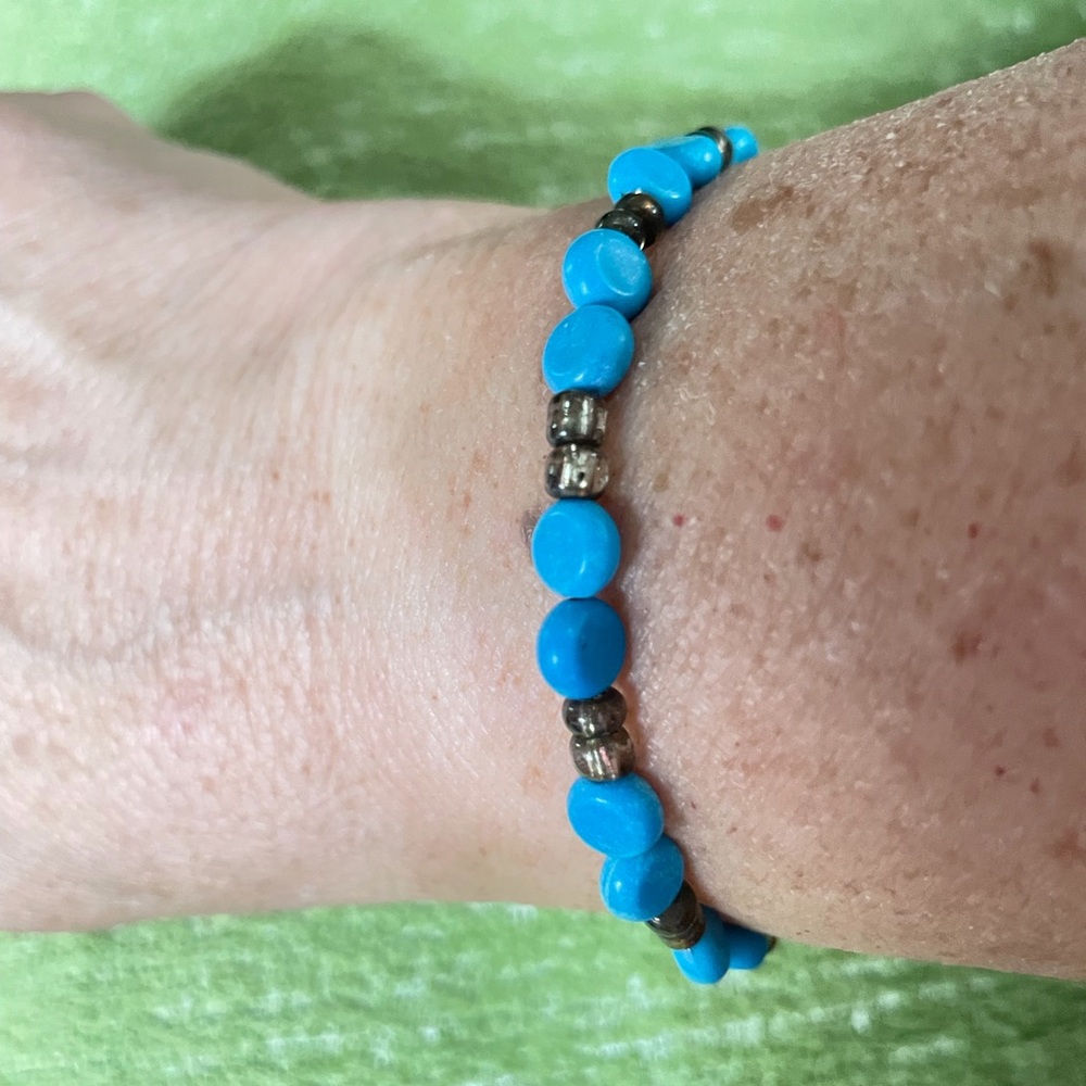 Turquoise Bead Stretch Bracelet - Blue